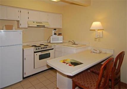 Econo Lodge Inn And Suites Άρλινγκτον Δωμάτιο φωτογραφία